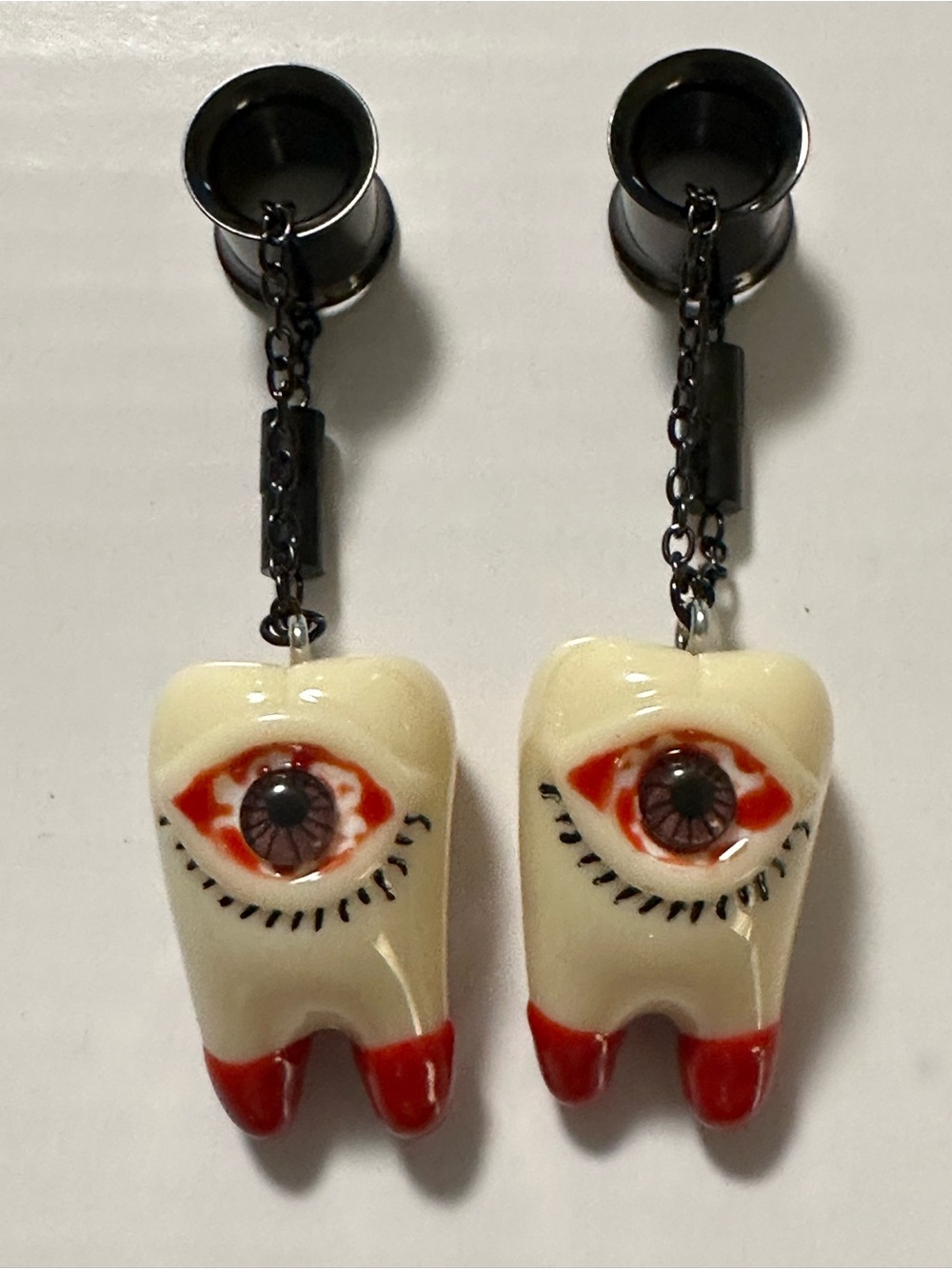 NIB Spooky Tooth Eye Dangle Plugs Gauges Screwlets Body Jewelry 0g / 8mm